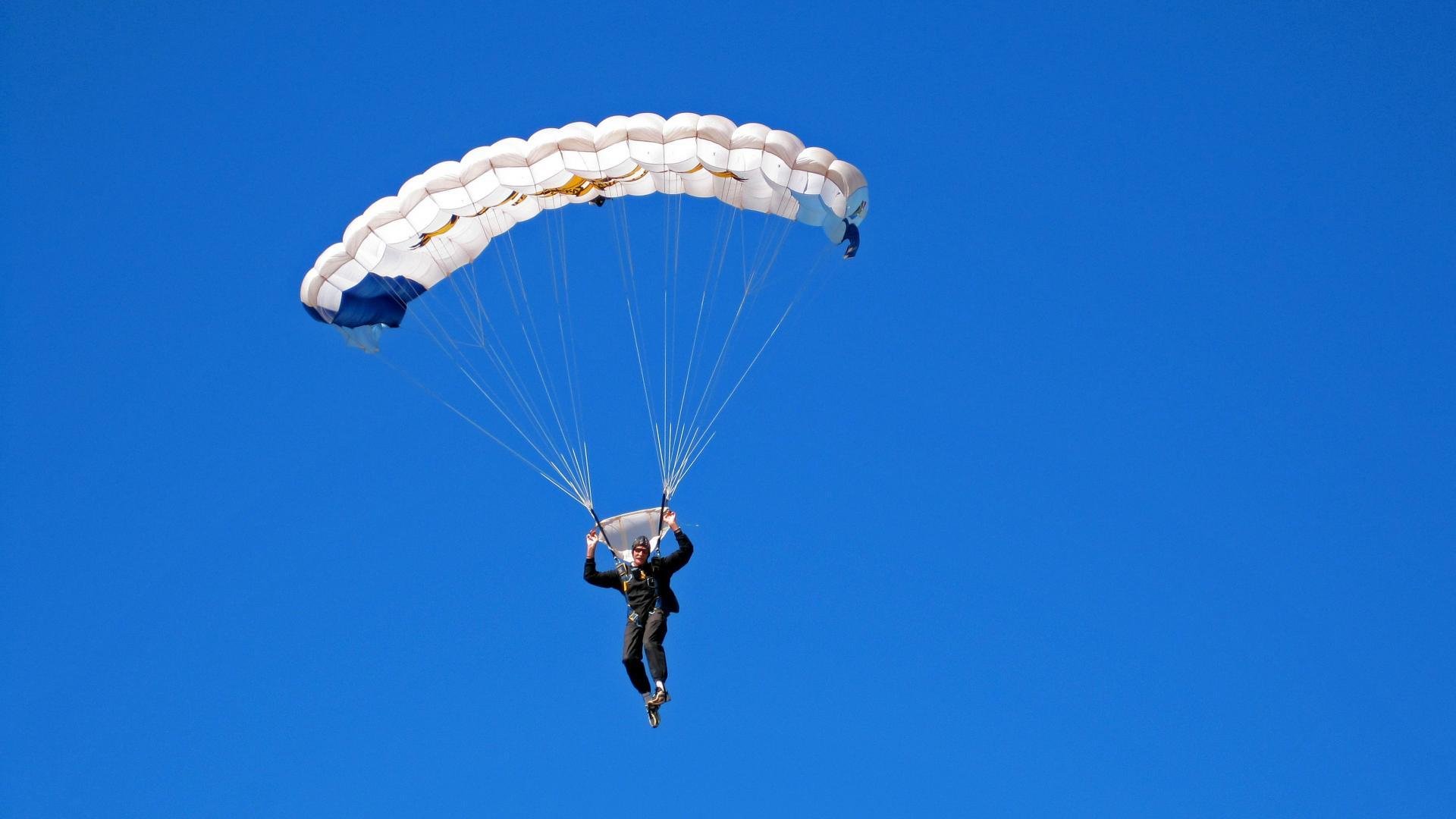 联赛冲刺：锁定冠军或保级的关键对决盘点